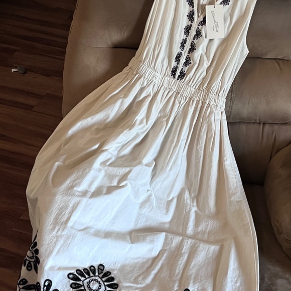 Universal Thread™ Women's Eyelet Maxi Sundress - Picture 4 of 4